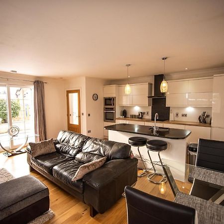 Charming 1Br Cottage With Garden, Spacious Rooms - Part Of Langley Serviced Apartments Several Properties In Wick Wick  Eksteriør billede