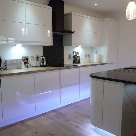 Charming 1Br Cottage With Garden, Spacious Rooms - Part Of Langley Serviced Apartments Several Properties In Wick Wick  Eksteriør billede