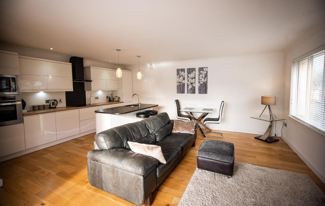 Charming 1Br Cottage With Garden, Spacious Rooms - Part Of Langley Serviced Apartments Several Properties In Wick Wick  Eksteriør billede