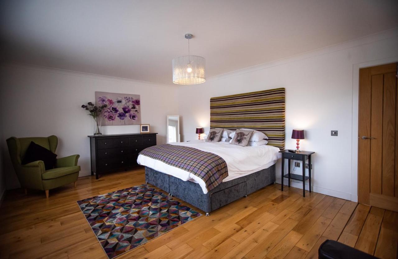 Charming 1Br Cottage With Garden, Spacious Rooms - Part Of Langley Serviced Apartments Several Properties In Wick Wick  Eksteriør billede