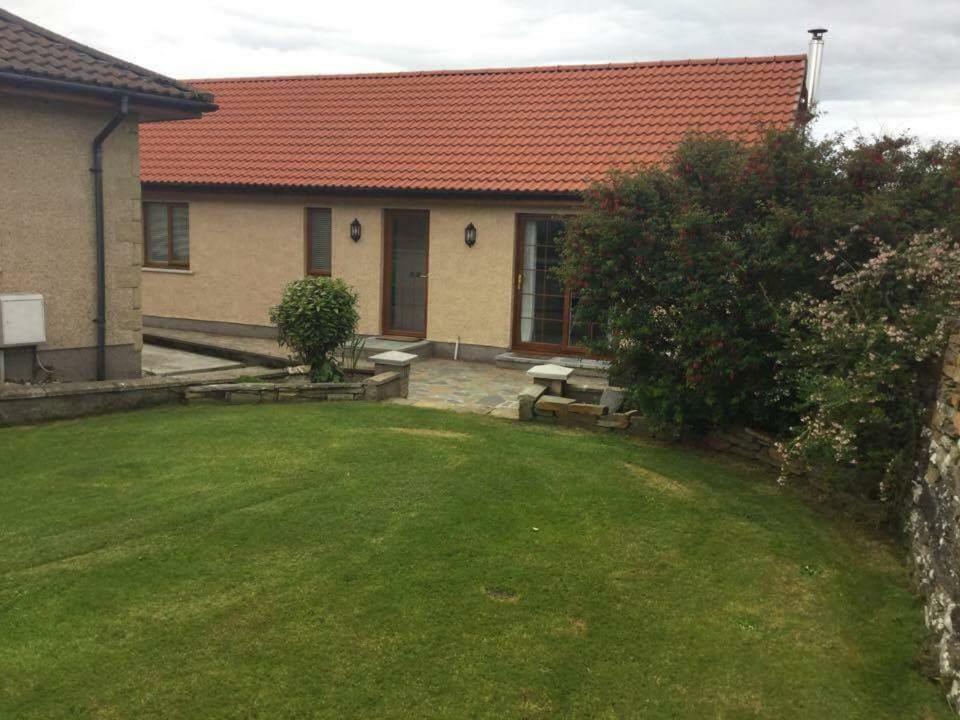 Charming 1Br Cottage With Garden, Spacious Rooms - Part Of Langley Serviced Apartments Several Properties In Wick Wick  Eksteriør billede